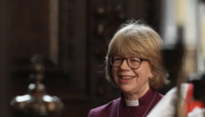 Σάρα Μάλαλι: Η πρώτη γυναίκα Αρχιεπίσκοπος Καντερβέρης ανέλαβε καθήκοντα