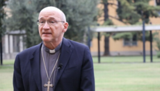 Βατικανό: Προ-ΛΟΑΤΚΙ αρχιεπίσκοπος αναλαμβάνει τα θέματα του κλήρου