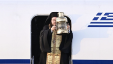 ΥΠΕΞ: «Η Ελλάδα θα εξαντλήσει κάθε δυνατότητα μεταφοράς του Αγίου Φωτός»