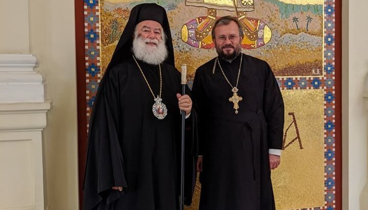 Πατριάρχης Αλεξανδρείας Θεόδωρος Β' και ανεξάρτητος κληρικός της Ρωσικής Ορθόδοξης Εκκλησίας Κύριλλος (Γοβορούν). Φωτογραφία: Facebook