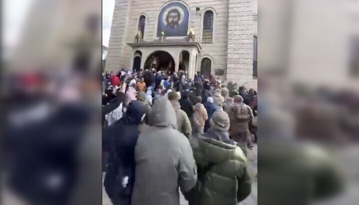 Στο Τσερκάσι οι μασκοφόροι κατέλαβαν τον καθεδρικό ναό UOC με δεύτερη προσπάθεια