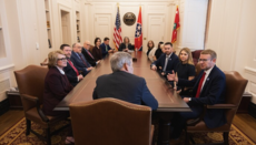 Στις ΗΠΑ απαγορεύτηκε η αφαίρεση παιδιών λόγω άρνησης «μετάβασης φύλου»