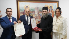 Στη Θεσσαλονίκη απονεμήθηκε το Παράσημο Σρέτενιε Α΄ στη Μονή Χιλανδαρίου