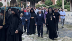Μέλης της σερβικής βασιλικής οικογένοιας επισκέφθηκαν τη Μονή Χιλανδαρίου