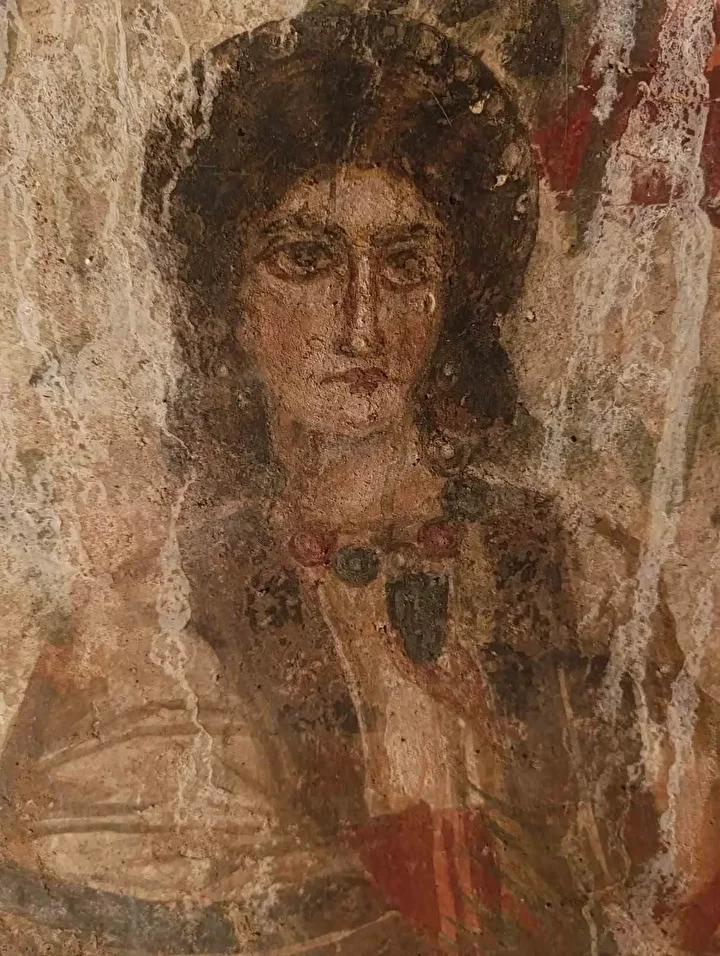 Hisartepe-female-Fresco.webp (173 KB)